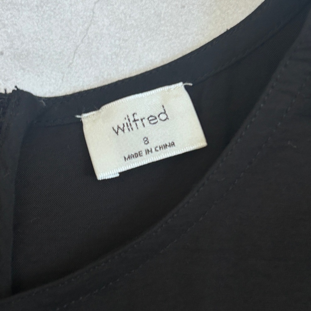NWT Aritzia Wilfred Henrietta Blouse Black Ruched Puff Sleeve Size 8 - Picture 9 of 16